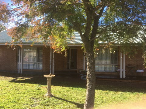 Jacaranda Cottage Corowa - Accommodation Perth 0