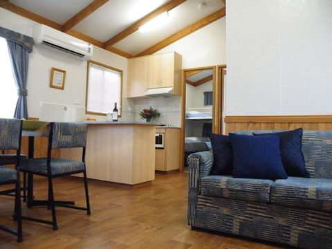 Lake Hamilton Motor Village And Caravan Park - Accommodation Perth 1
