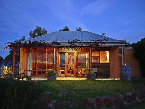 Minko Farmstay - Accommodation Perth 0