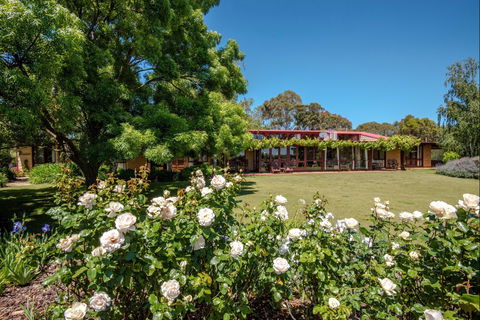 Mulberry Lodge  Country Retreat - Accommodation Perth 1