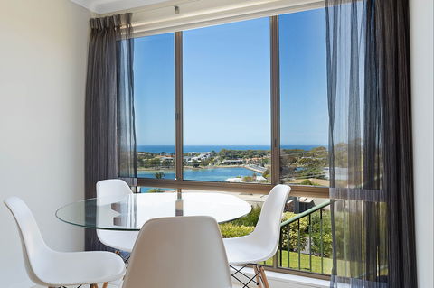 Panoramic Townhouses By Lisa - Deluxe - Accommodation Perth 1