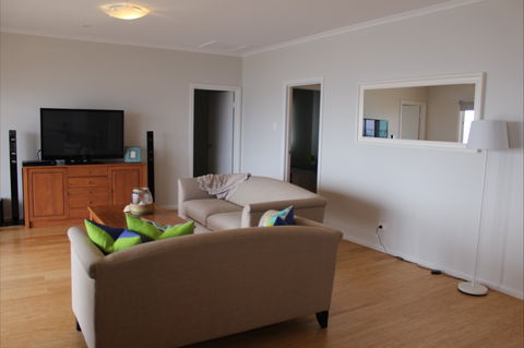 Pelican Place - Accommodation Perth 2