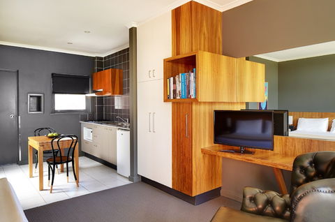 Riverview Hotel - Accommodation Perth 1