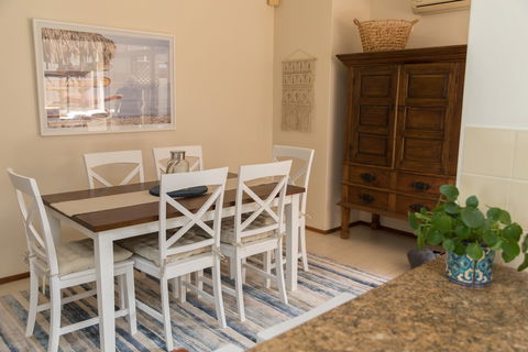 Taranaki Beach Unit - Accommodation Perth 2