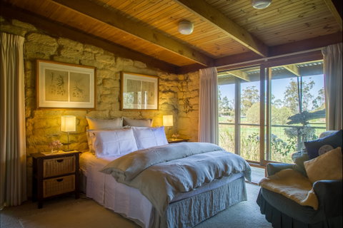 The Burrow At Wombat Bend Bed And Breakfast - Accommodation Perth 0