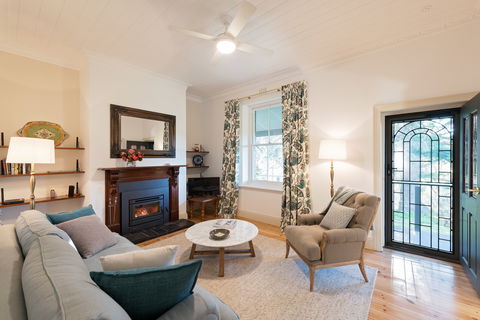 The Other House - Perth Resorts 1