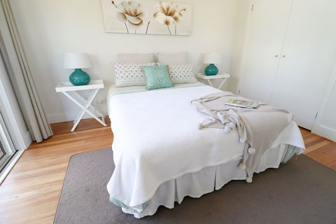 The Lakehouse At Raffetys Resort - Perth Resorts 2