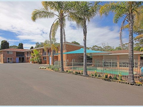 The Lodge Broulee - Accommodation Perth 1