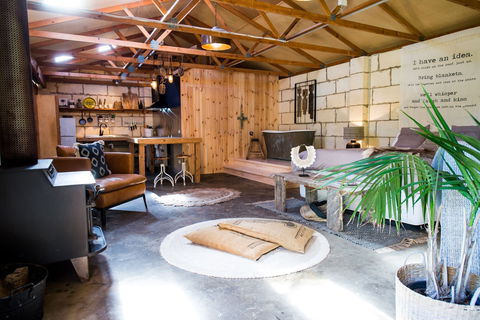 Trader Jack's - Accommodation Perth 2