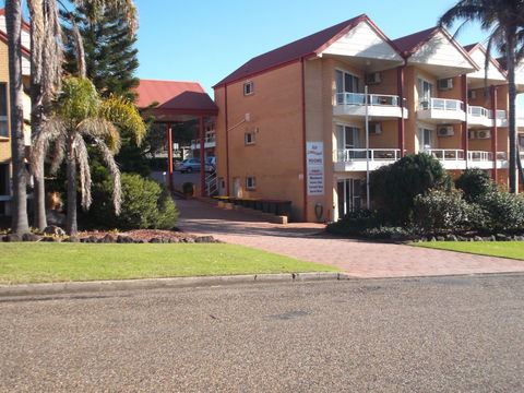 Ulladulla Harbour Motel,  Another Sinclair's Property - Perth Resorts 0