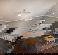 Akuna Motor Inn - Accommodation Perth