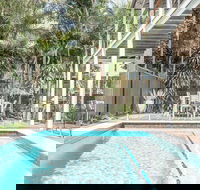 Beach Chalet - Perth Resorts