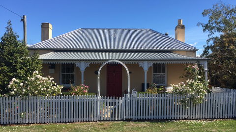Bellamona - Cosy Georgian Cottage - Accommodation Perth 0