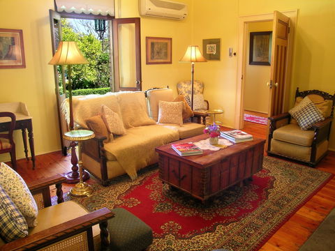 Buxton Manor - Garden And Loft Apartment - Accommodation Perth 0