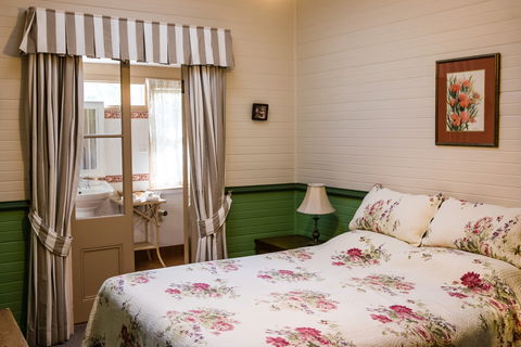 Capers Cottage - Perth Resorts 1