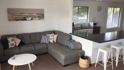 Catching Waves - Accommodation Perth 1