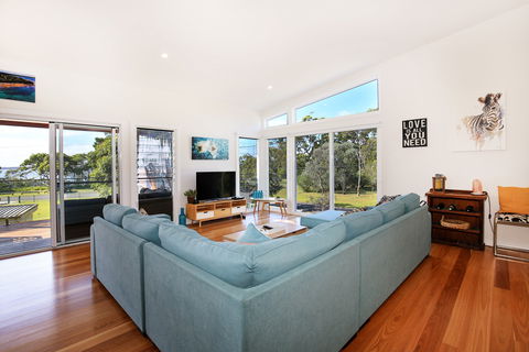 Eagleview - Accommodation Perth 0