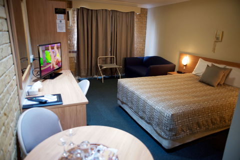 Forest Lodge Motor Inn And Restaurant - Accommodation Perth 2