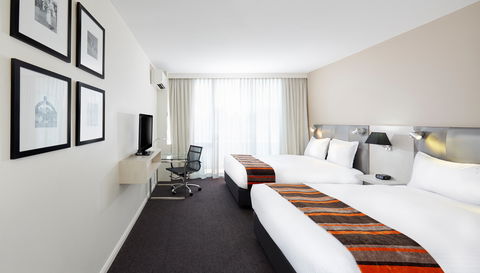Holiday Inn Warwick Farm - Perth Resorts 1