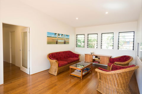 Just Sit: Moruya Heads - Perth Resorts 2