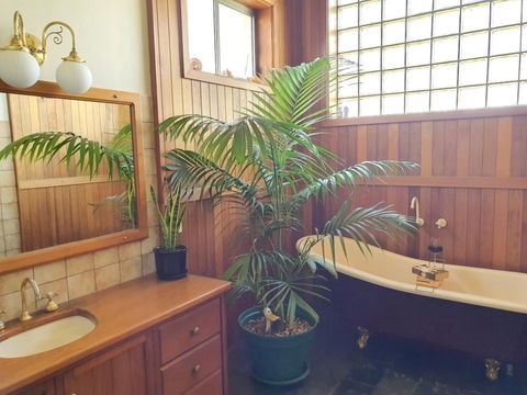 Karno House Mount Gambier - Local Heritage Listed - Perth Resorts 1