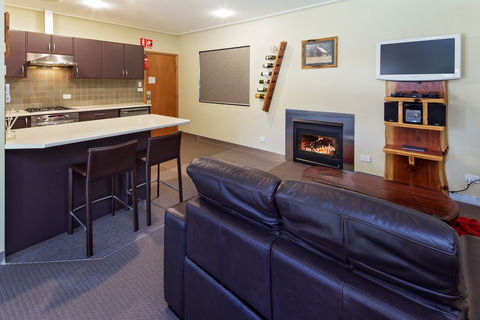 Kickenback Studio - Perth Resorts 1