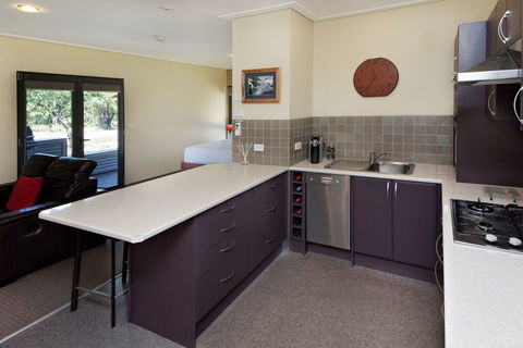 Kickenback Studio - Perth Resorts 2