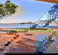 Lakefront Simplicity - Accommodation Perth