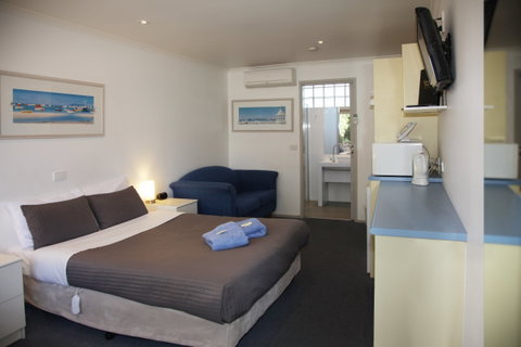 Moody's Motel - Accommodation Perth 1