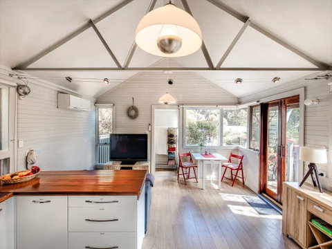 Serenity Cottage - Accommodation Perth 0