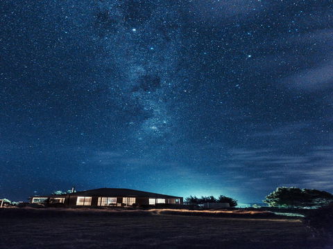 Stargazers Luxury Cottage - Accommodation Perth 1