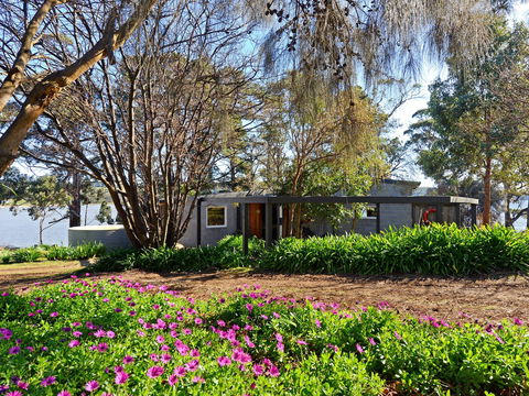 Taylors Bay Cottage - Perth Resorts 0
