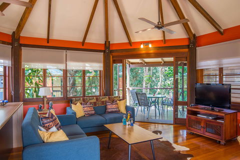 The African Village - By Clouds - Accommodation Perth 2