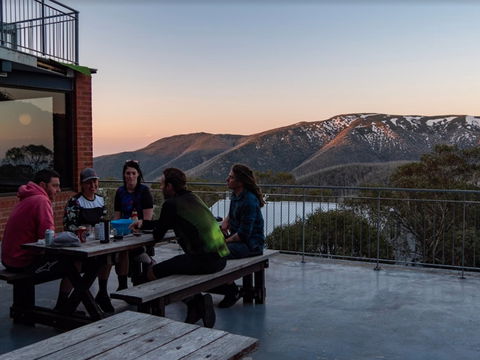 Viking Alpine Lodge - Perth Resorts 1