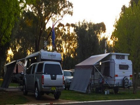 Westview Caravan Park - Open For Essential Travel Only - Accommodation Perth 2