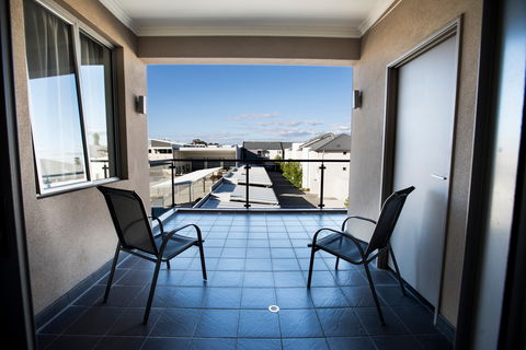 Zappeion Apartments - Accommodation Perth 2