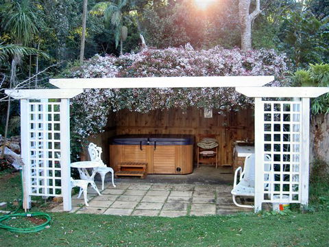 Curtis Falls Mountain Retreat - Accommodation Perth 2