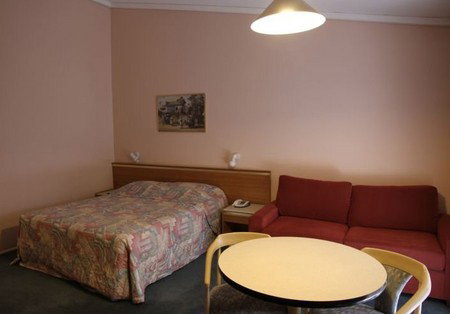 Bay Hotel Motel - Accommodation Perth 2