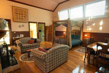 Old School Bed And Breakfast - Accommodation Perth 2