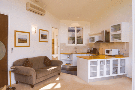 The Gatehouse At Villa Raedward - Accommodation Perth 2