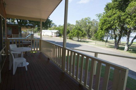Canton Beach NSW Perth Resorts
