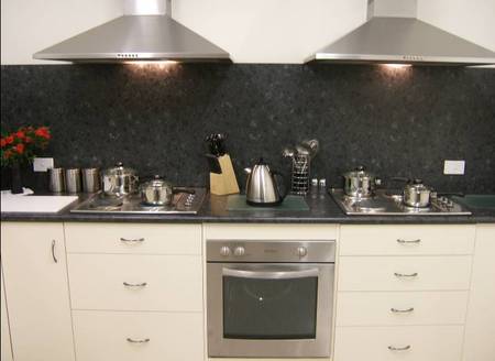 Astra Backpackers - Accommodation Perth 0