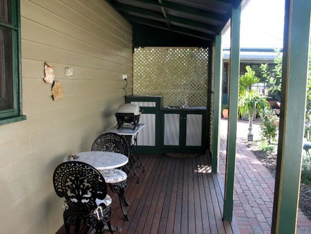 Trafalgar Cottage - Accommodation Perth 4