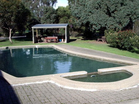 Tandara Caravan Park - Accommodation Perth 2
