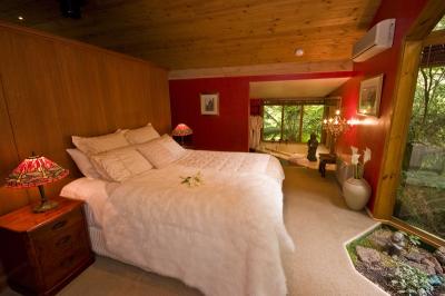 Linden Gardens Rainforest Retreat - Accommodation Perth 0