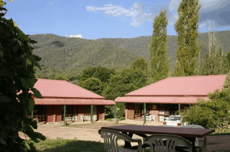 The Snowline Hotel - Accommodation Perth