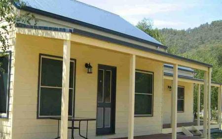 Alpine Valley Cottages - Accommodation Perth 1