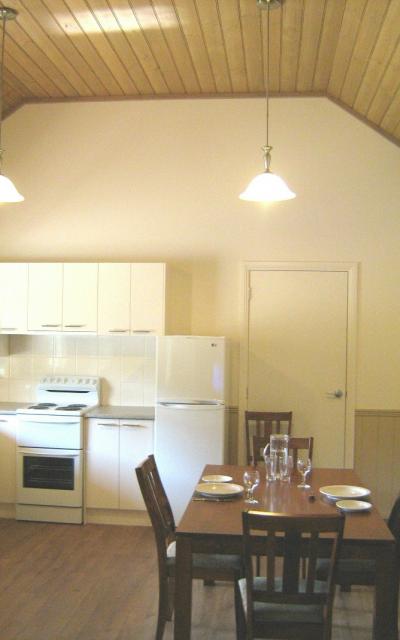 Alpine Valley Cottages - Accommodation Perth 4
