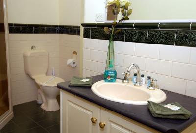 Warrnambools No 1 Luxury Apartment - Perth Resorts 5