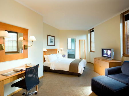 Holiday Inn Old Sydney - Accommodation Perth 0